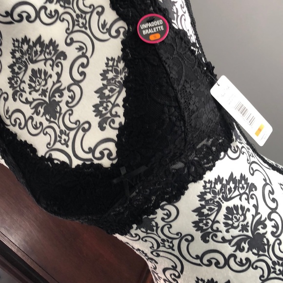2/10$ Black Bralette - Picture 2 of 4